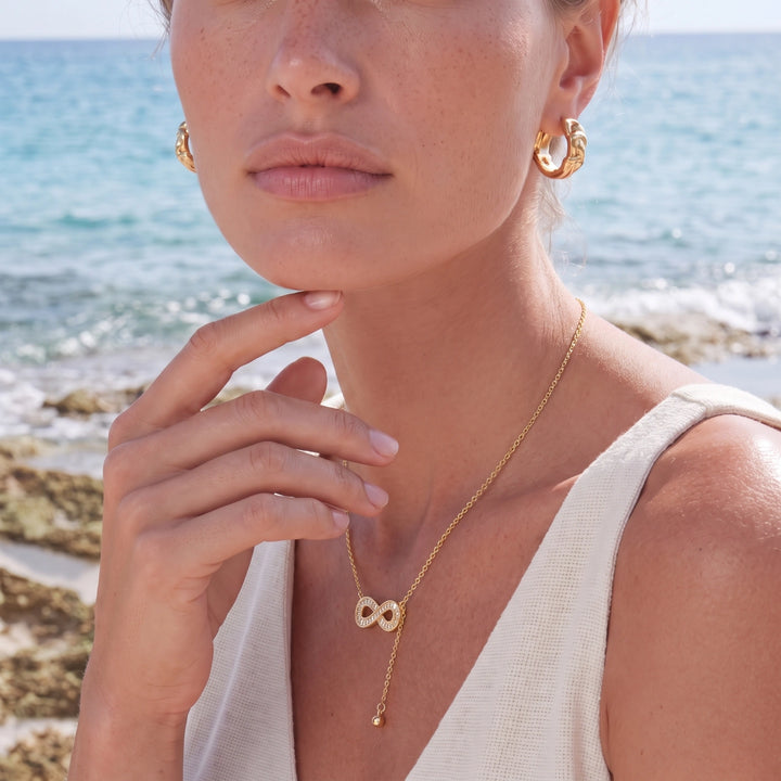 Infinity Sparkle Necklace | SOLSTICE & PEARL